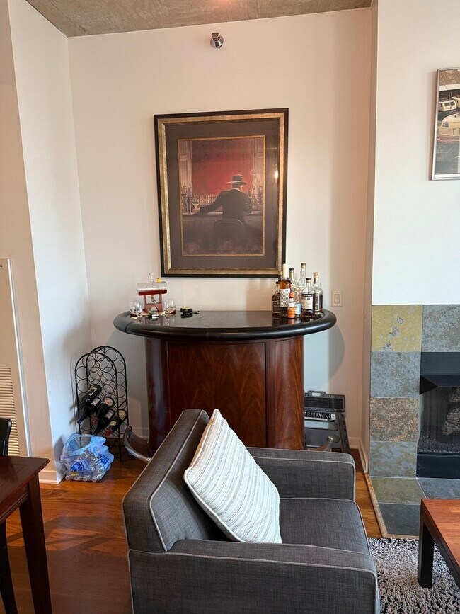 Foto del edificio - 700 N Larrabee St