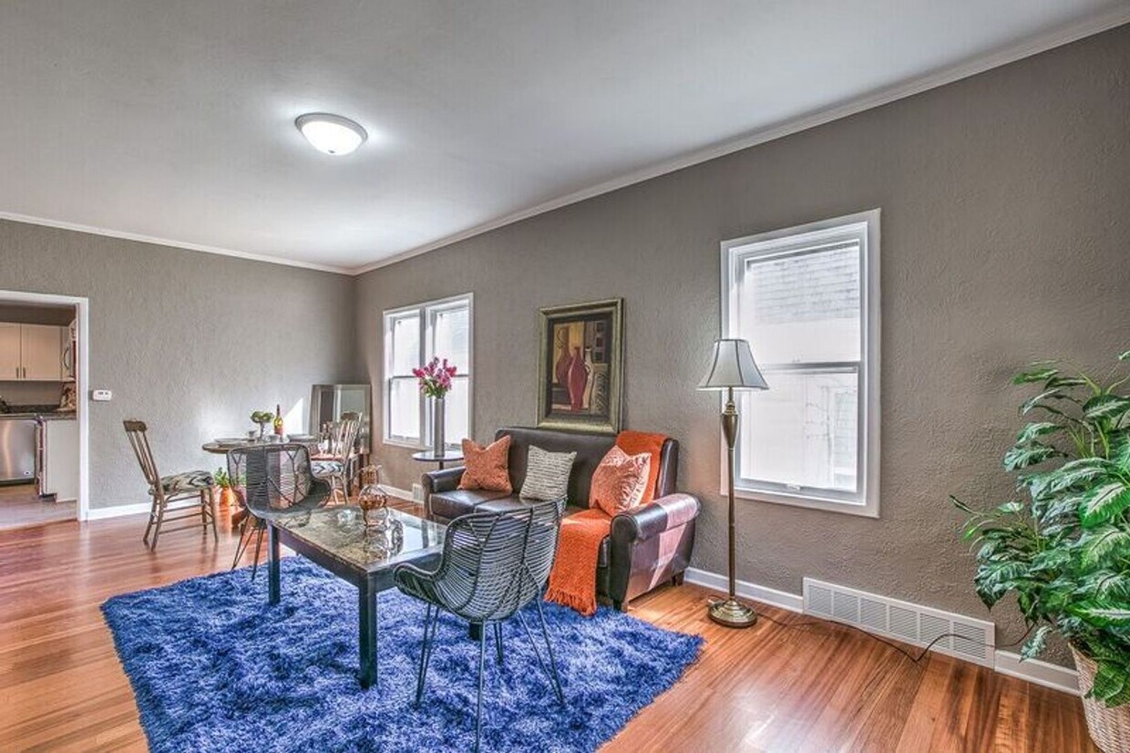 Primary Photo - The Cool House Newly Remodeled 1 Bd/1 Ba H...