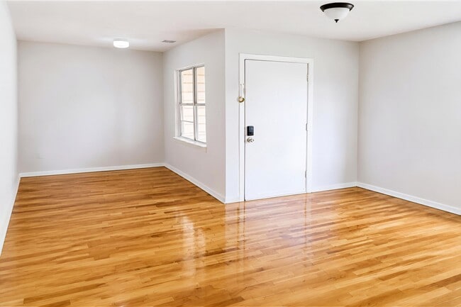 Building Photo - 3514 Grassmere St