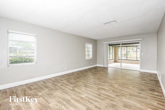 Foto del edificio - 957 Bayward Ct