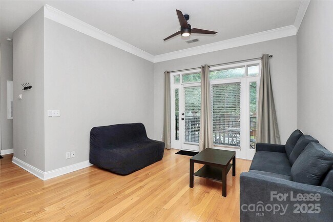 Building Photo - 793 Garden District Dr