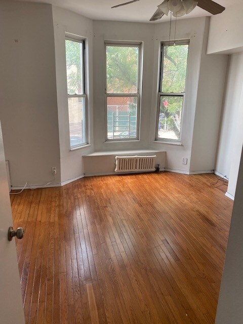 main bedroom - 9217 5th Ave
