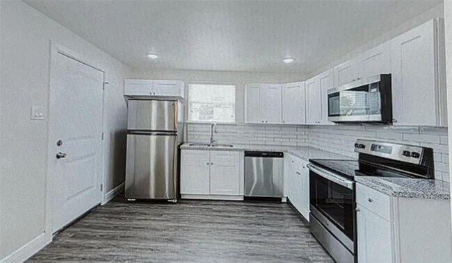 Building Photo - 2913 Rosewood St