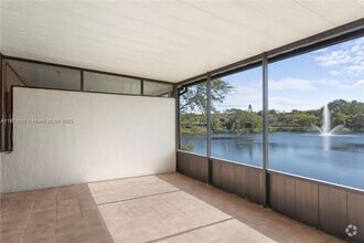 Building Photo - 14293 Kendale Lakes Cir