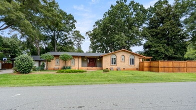 Building Photo - 5745 Riviere Dr