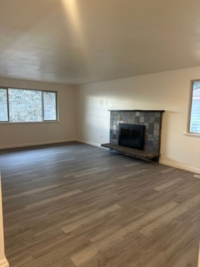 Building Photo - Cheney Home