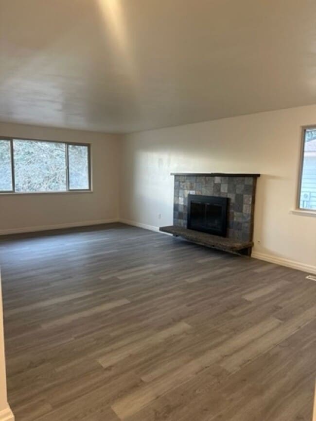 Foto del edificio - Cheney Home