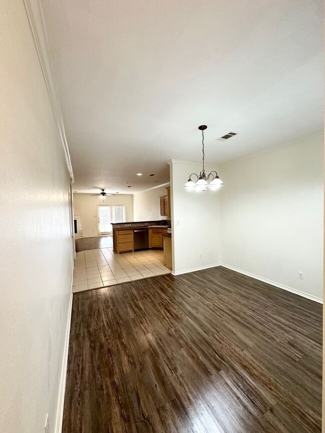 Building Photo - Duplex for Rent 3/2 in Midland Texas