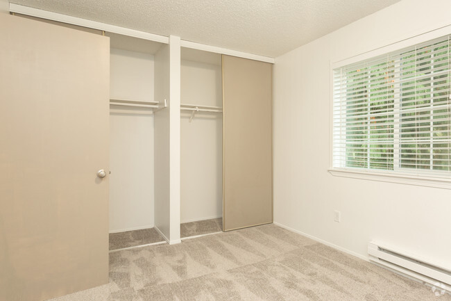 2BR,1BA-900SF - Woodcreek