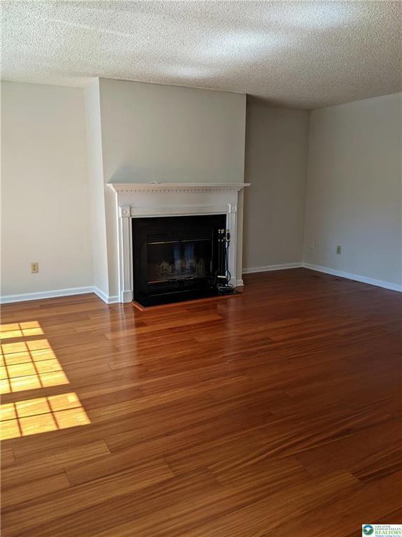 Building Photo - 1825 Falcon Dr