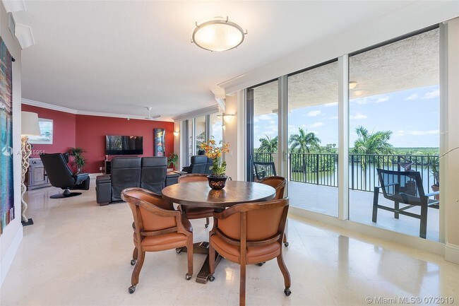 Foto del edificio - 13611 Deering Bay Dr