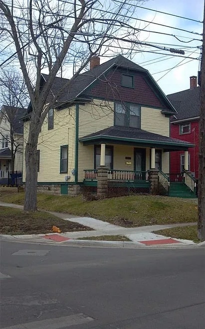 Building Photo - 1224 S Westnedge Ave