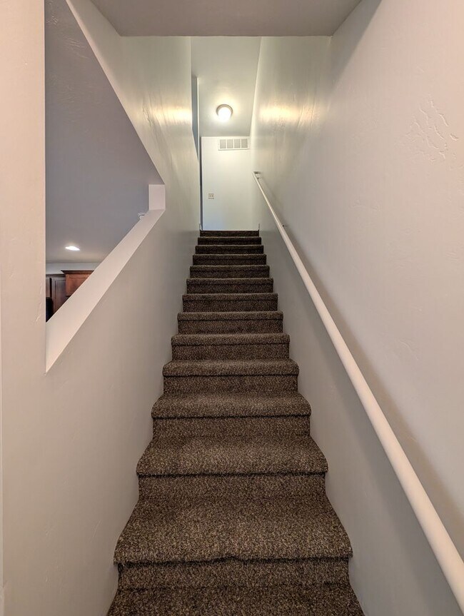 Foto del edificio - January Rent Free! 3 Bed 2 Bath Townhouse for Rent!