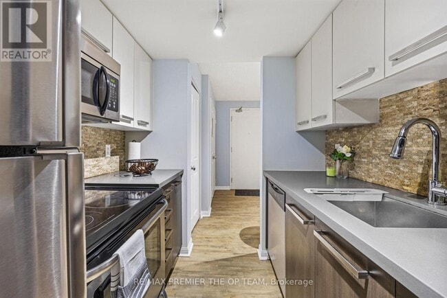 Building Photo - 11 St Joseph St