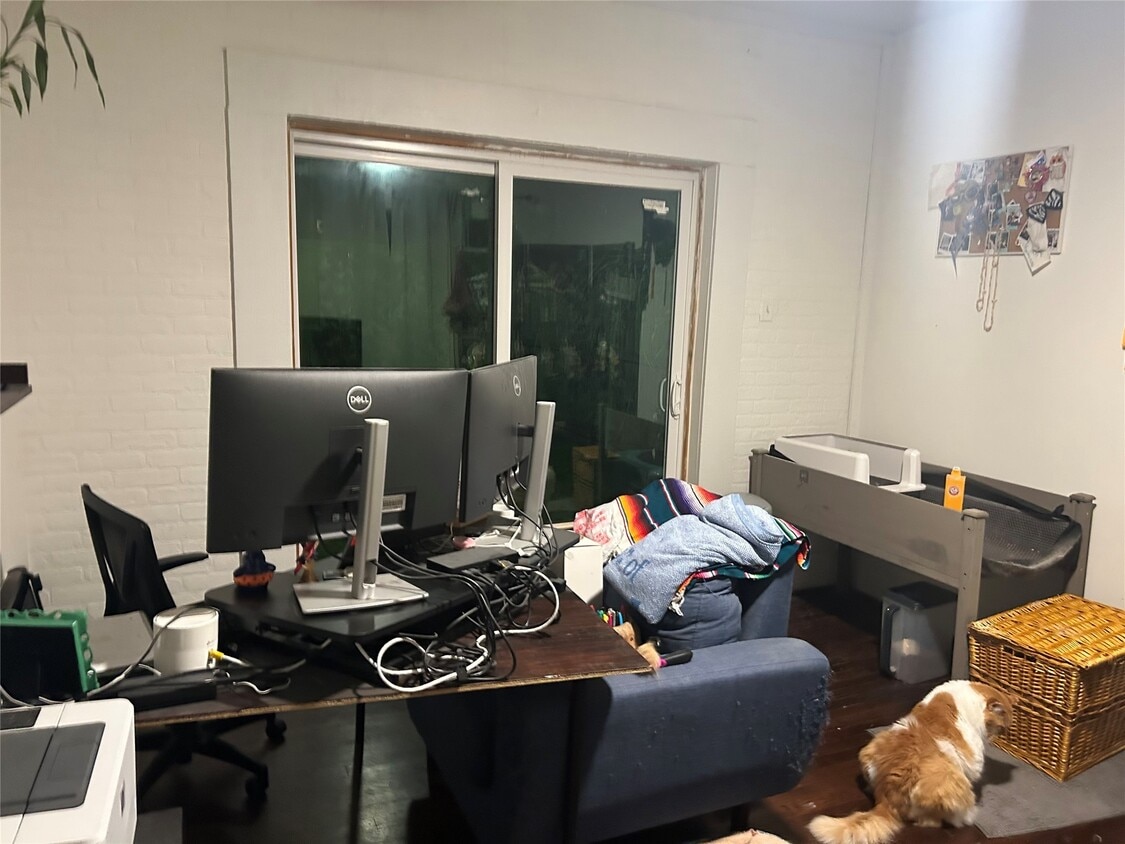 Building Photo - 1971 W Lamar St