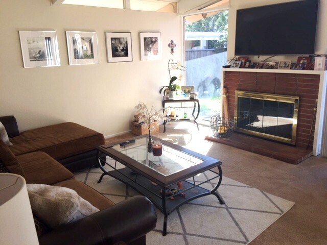 Foto del edificio - Comfortable Mid Century Modern Home with B...
