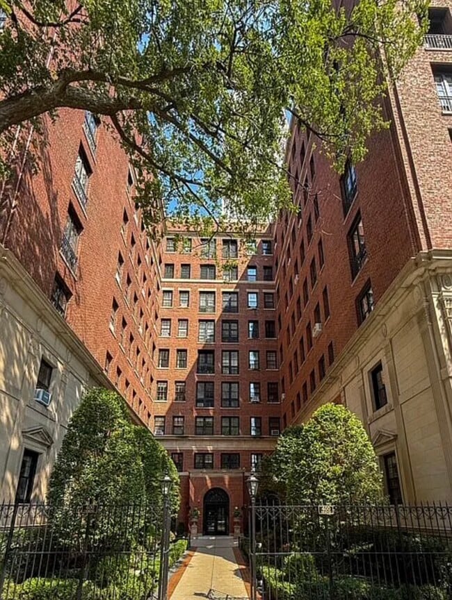 Foto del edificio - 400 W Deming Pl