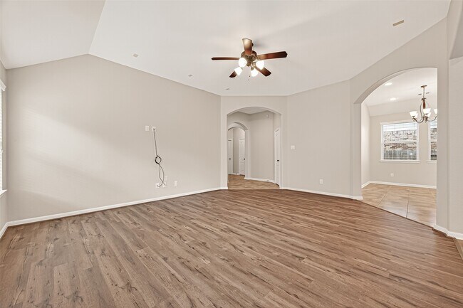 Foto del edificio - 28707 Mayes Bluff Dr