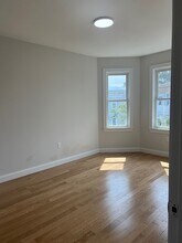 Building Photo - 6 Hallam St