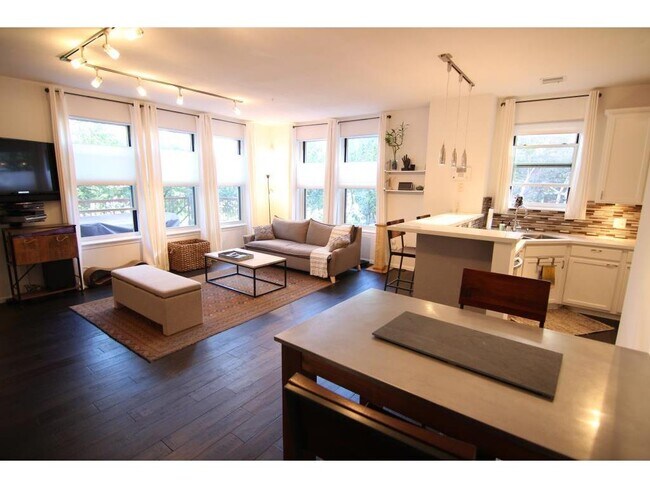 Foto del edificio - 575 N 1st St