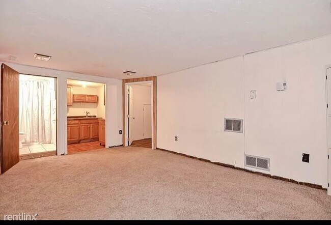 Foto del edificio - 1 br, 1 bath House - 98 boundary st