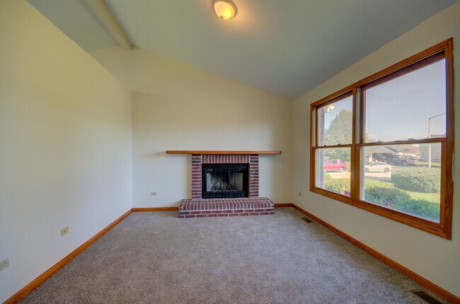 Building Photo - 1409 Gilray Dr
