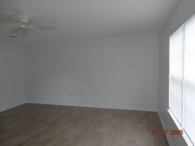 Foto del edificio - 552 Brock Ave