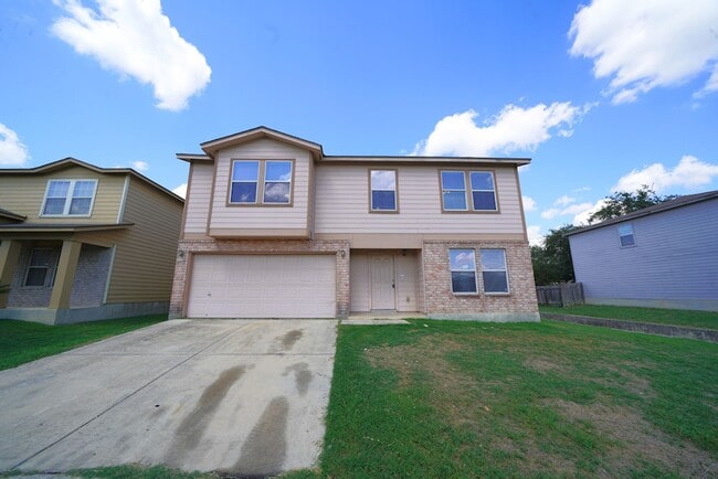 Charming 4-Bedroom, 2.5-Bathroom Home in C... - Charming 4-Bedroom, 2.5-Bathroom Home in C...