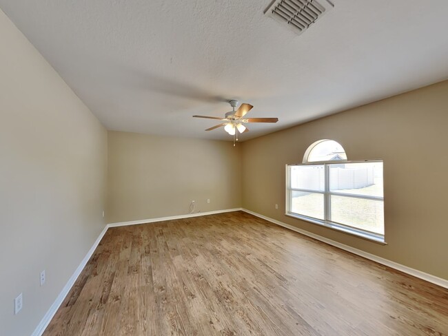 Foto del edificio - 437 Hammerstone Ave