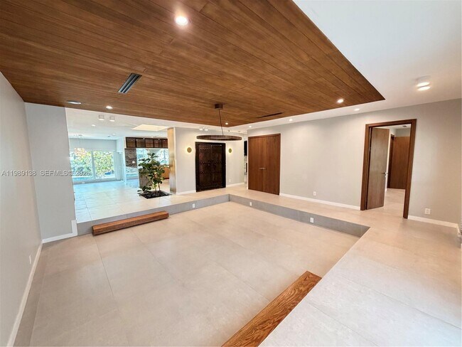 Foto del edificio - 3200 NE 165th St
