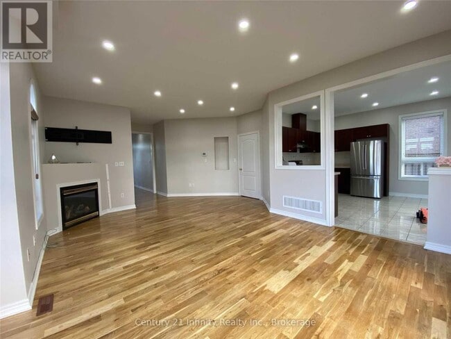 Building Photo - 5688 Pegasus St