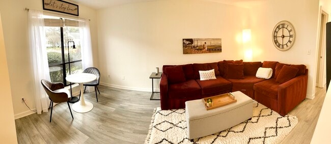 Sala de estar - 1407 Dove Run Dr