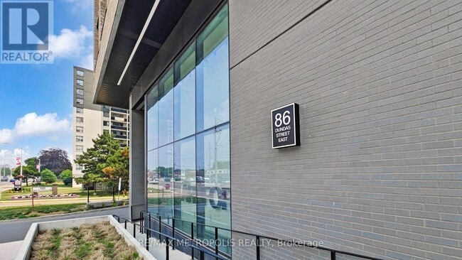Photo du bâtiment - 86-486 Dundas St E