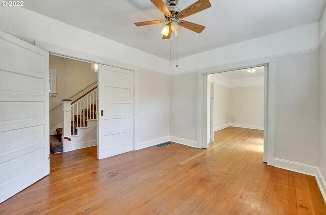 Building Photo - 104 NE Hancock Street ~ Charming Tri-Level...