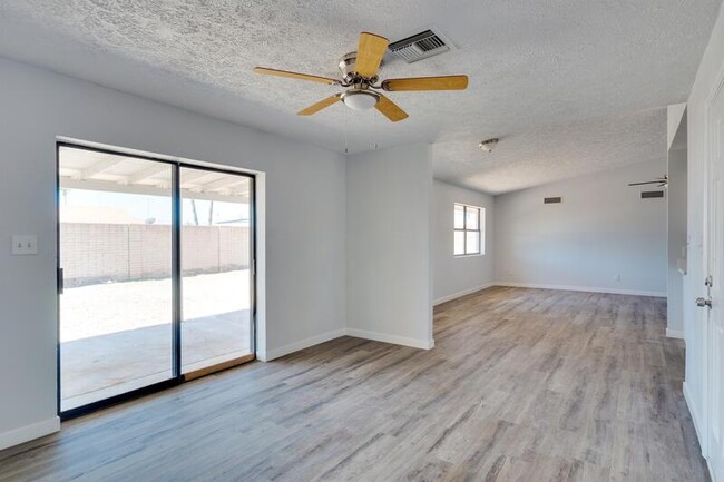 Building Photo - 1207 E Cordova Ave
