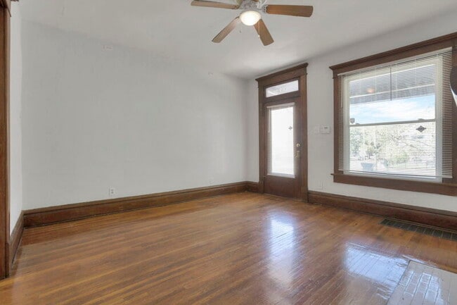 Building Photo - 107-109 East Blake Avenue