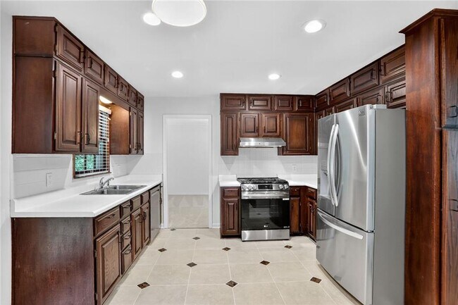 Foto del edificio - 447 Cove Dr NE