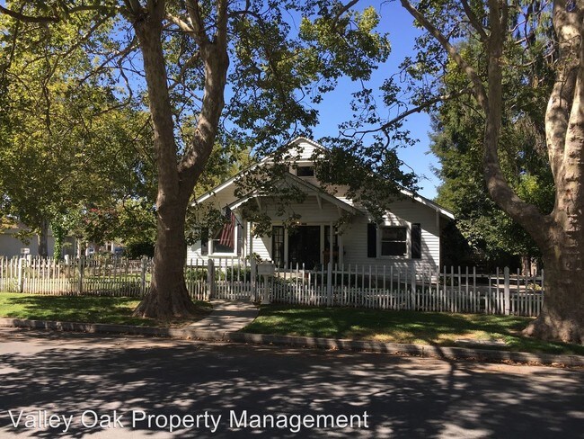 3 Br 2 Bath House 1201 Cahill St House For Rent In Turlock