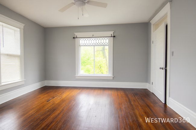 Foto del edificio - 216 N Hickory St