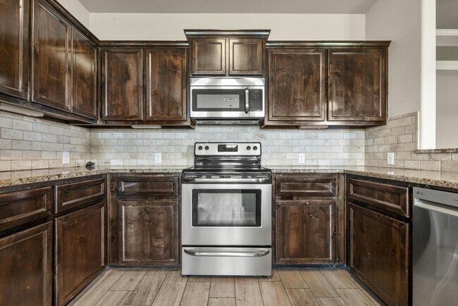 Foto del edificio - 1027 Jewel Ln