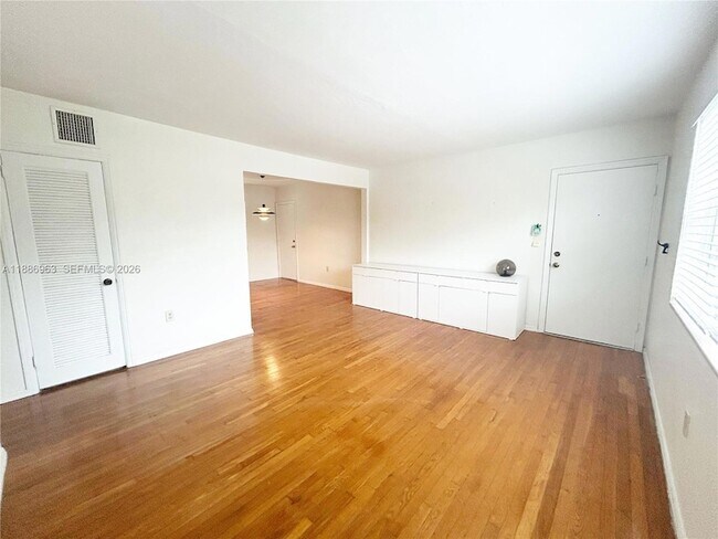 Foto del edificio - 7865 SW 57th Ave