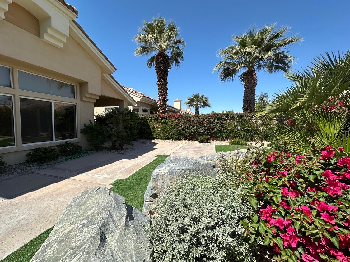 Primary Photo - 78284 Rainbow Dr