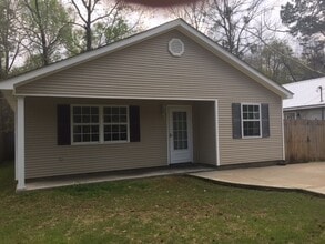 Building Photo - 72186 Formosa Dr