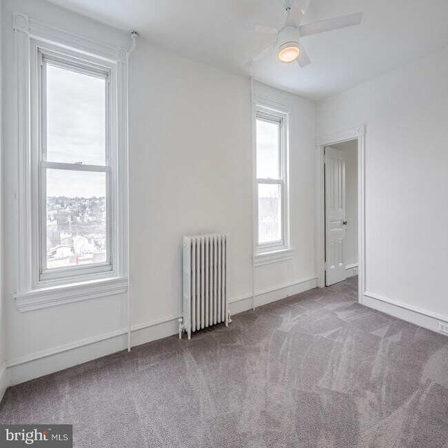 Foto del edificio - 243 Krams Ave