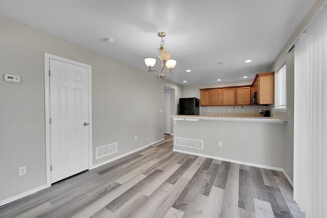 Foto del edificio - $2,295.95 - 4 bedroom, 2.5 baths, Charming home in Fountain with Big Fenced in Yard!