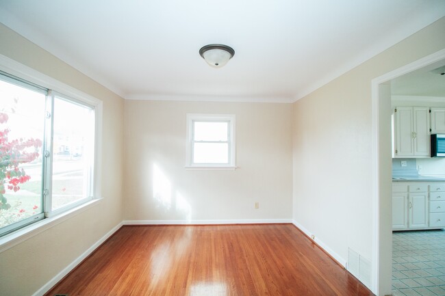 Foto del edificio - 4132 Berwick Ave