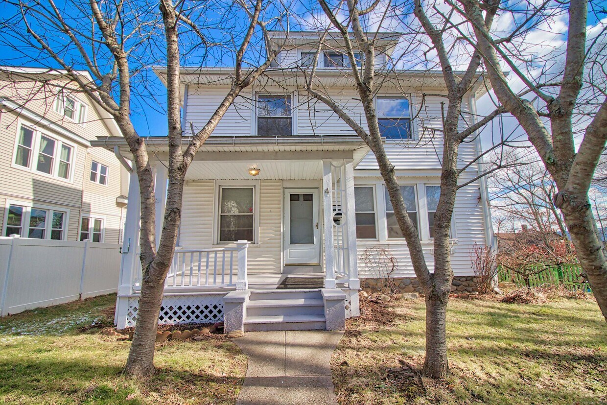 Primary Photo - 4 Clifton Ave