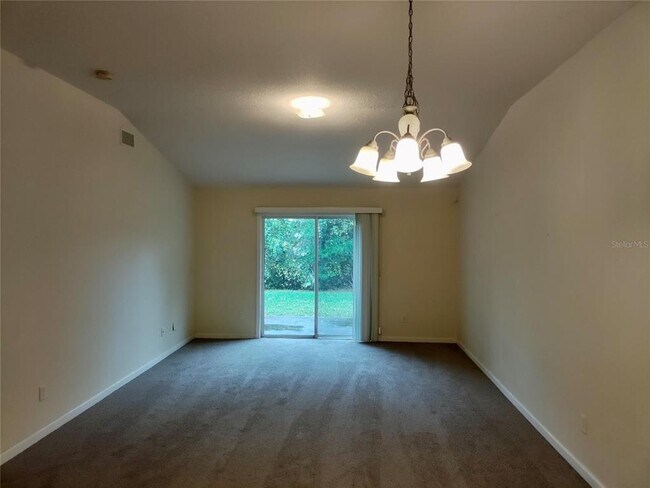 Building Photo - 42 Wheatfield Dr