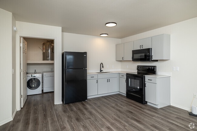 2BR, 1BA - Greenway - Kitchen - The Grove on Berry