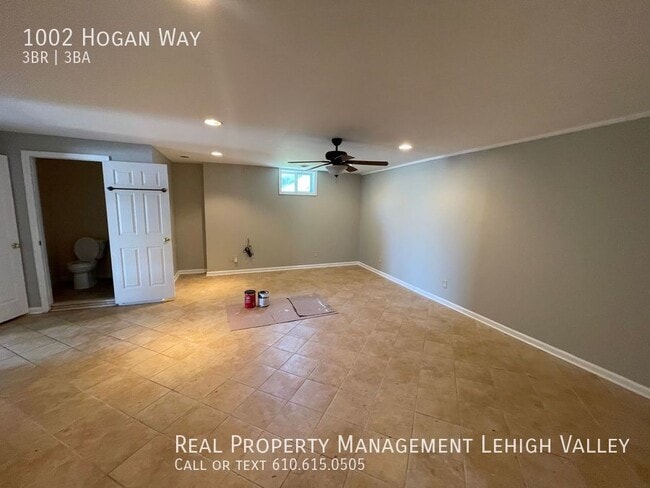 Building Photo - 1002 Hogan Way